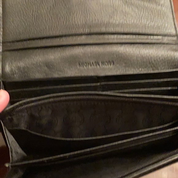 Michael Kors wallet - Picture 3 of 5